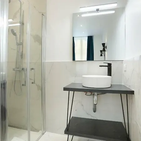 Apartment Cmg 61 Martin / Haut Marais Ii Paris